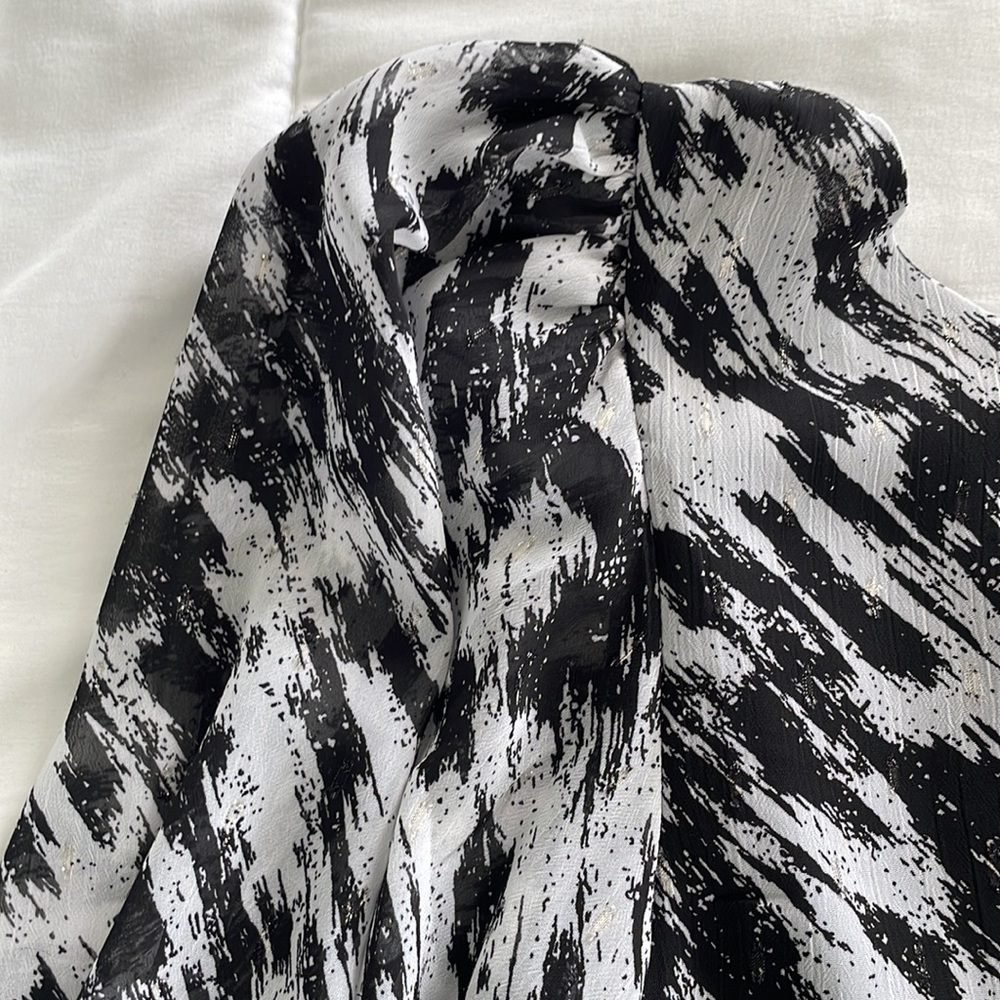 EXPRESS. One Shoulder Top - Picture 6 of 7